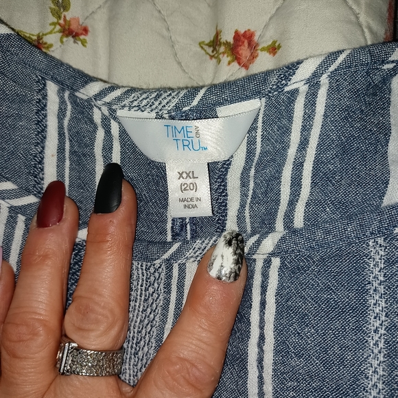 Shirt - Picture 2 of 2